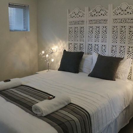 Millennium Body Guards Guesthouse Хартбееспоорт Екстериор снимка